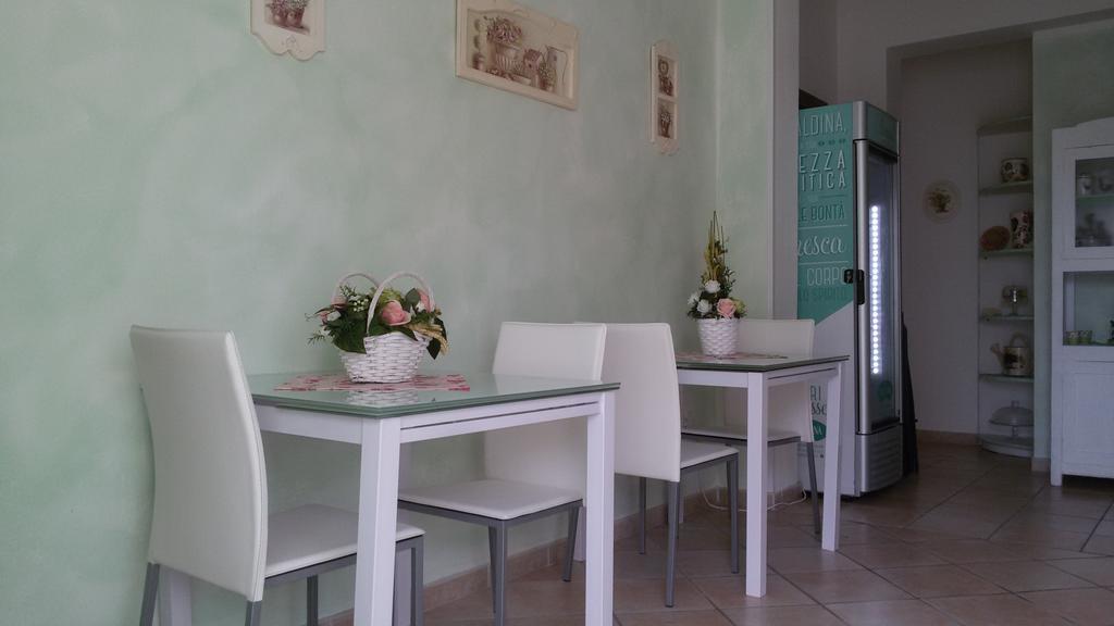 B&B Le Rose Олбия Екстериор снимка