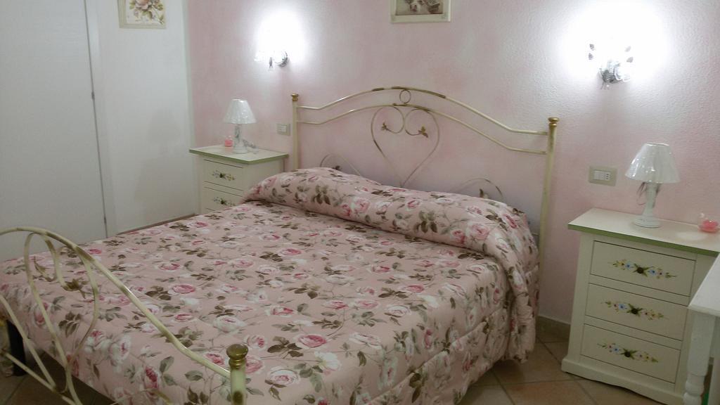 B&B Le Rose Олбия Екстериор снимка